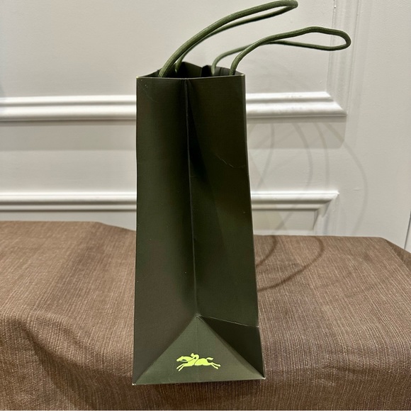 Authentic Longchamp gift box for scarf with matching gift bag and ribbon - Picture 9 of 9